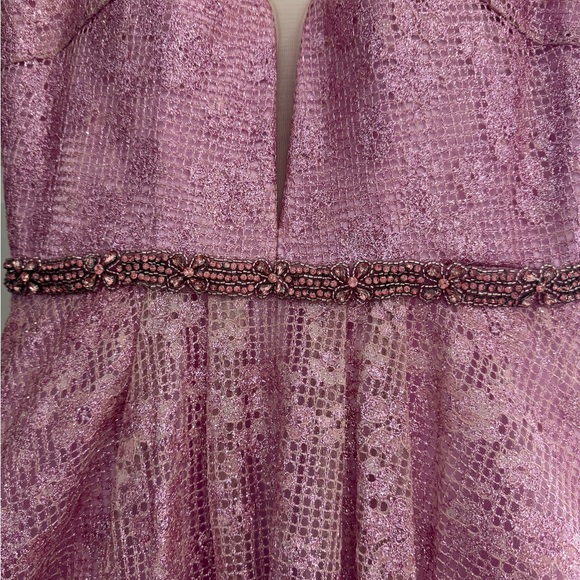 COLORS Prom / Pageant - Picture 4 of 7